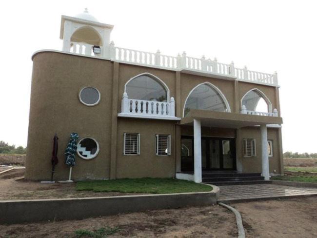 Aum Health Resort Vadodara Eksteriør billede