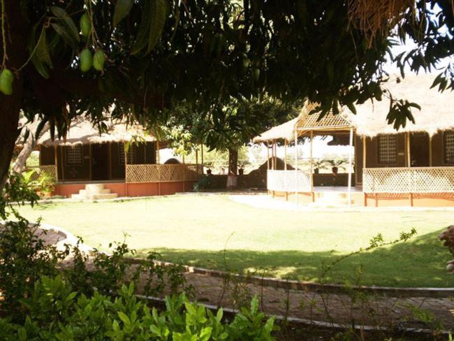 Aum Health Resort Vadodara Eksteriør billede