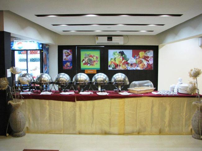 Aum Health Resort Vadodara Eksteriør billede