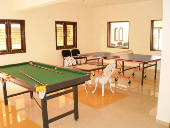 Aum Health Resort Vadodara Eksteriør billede