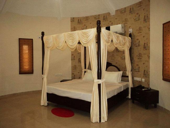 Aum Health Resort Vadodara Eksteriør billede