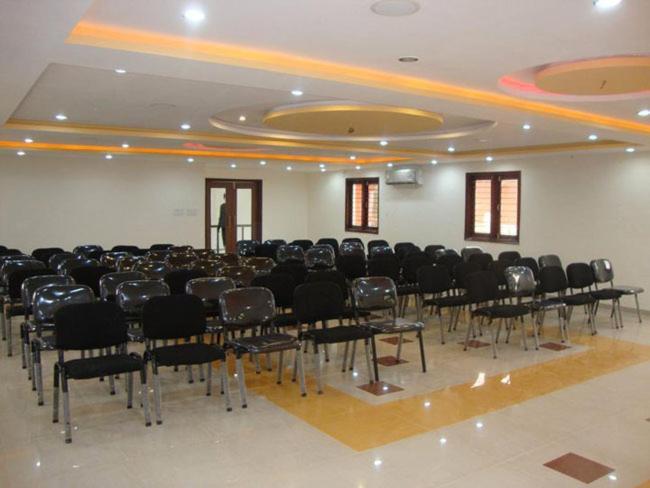 Aum Health Resort Vadodara Eksteriør billede